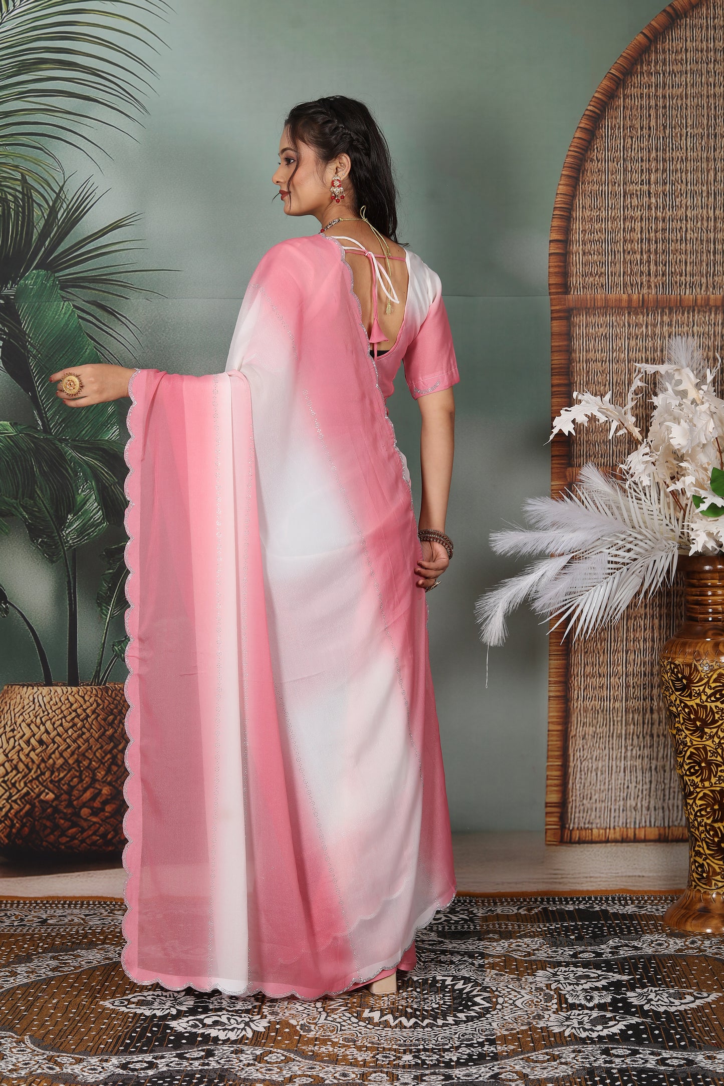 Elegant Pink & White Shaded Saree